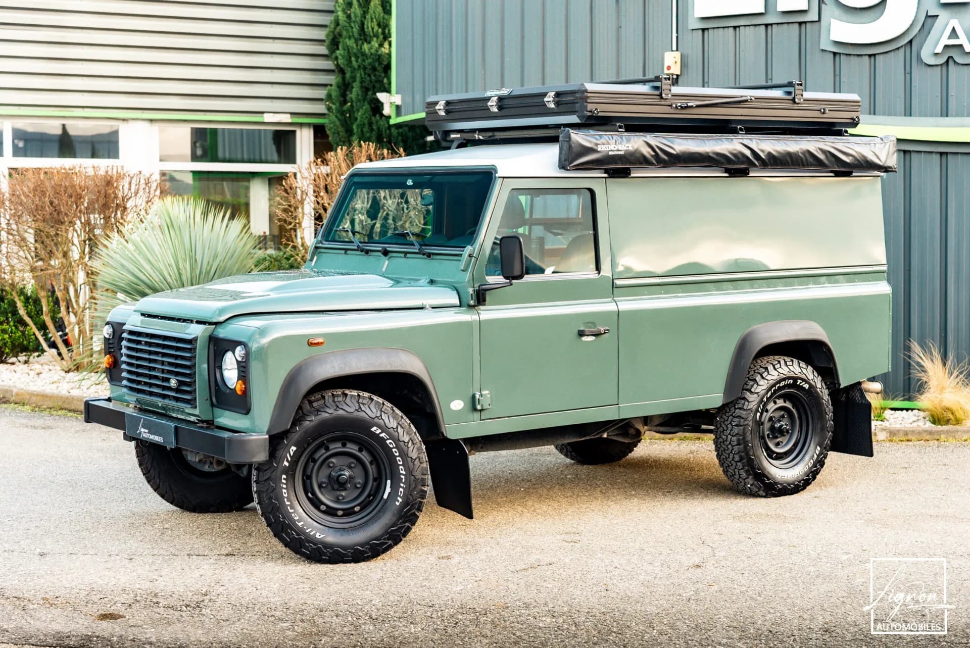 Land Rover Defender 110 2015 — photo 2
